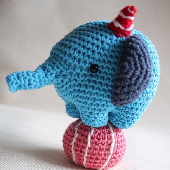 馬戲團大象+彩球, 藍色大象, 灰色大象 第1張的照片