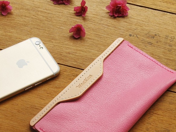 iPhone 13 mini - Peach Pink 手工真皮手機套 (免費客製刻印英文名 / 禮物包裝) 第1張的照片