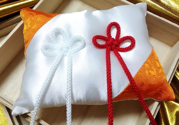日本環形枕頭打結橙色 第1張的照片