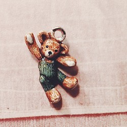 手繪墜子 - 泰迪熊 & 吊帶褲 第1張的照片