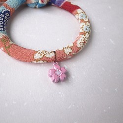 日本の犬と猫の襟（シングル結び目） - オレンジの梅+ピンクの桜の鐘 1枚目の画像