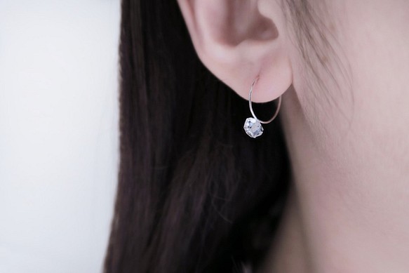 925純銀 赫基蒙水晶 閃靈鑽 細緻圈圈 耳環 一對 第1張的照片