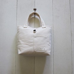 馬卡龍系列-帆布小號托特包 米白+米白 (木扣開口+外小口袋) 第1張的照片