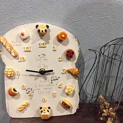 パンダのパン時計 ミニチュアパン 掛け時計 プレゼント 1枚目の画像