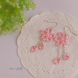 タティングレース☆桜花と花びらのピアスorイヤリング 1枚目の画像