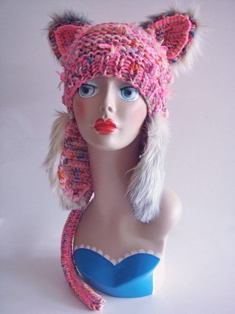 ピンクの猫耳帽子 1枚目の画像