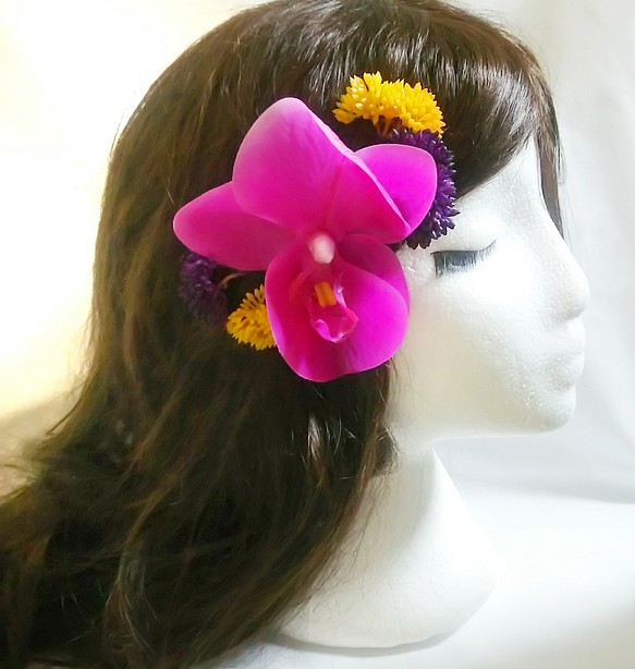 胡蝶蘭の造花の髪飾り5点 1枚目の画像