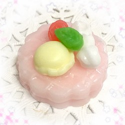 お菓子な石けん「ミニチュア・ピンクワッフル」 1枚目の画像