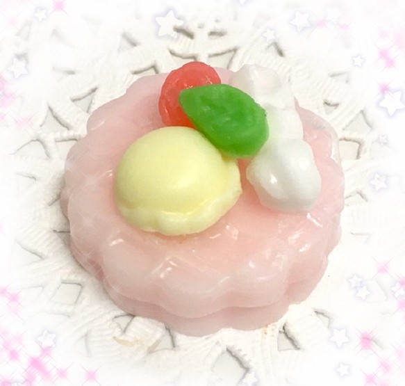 お菓子な石けん「ミニチュア・ピンクワッフル」 1枚目の画像