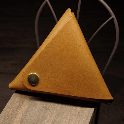 イタリアンレザーの三角コインケース ピックケース 革 レザー 本革 