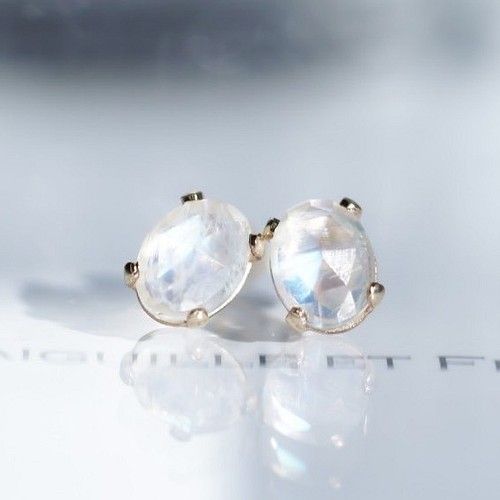 Kasane Earring #1_Pt900 水晶&白蝶貝 ピアス ピアス（スタッド・一粒