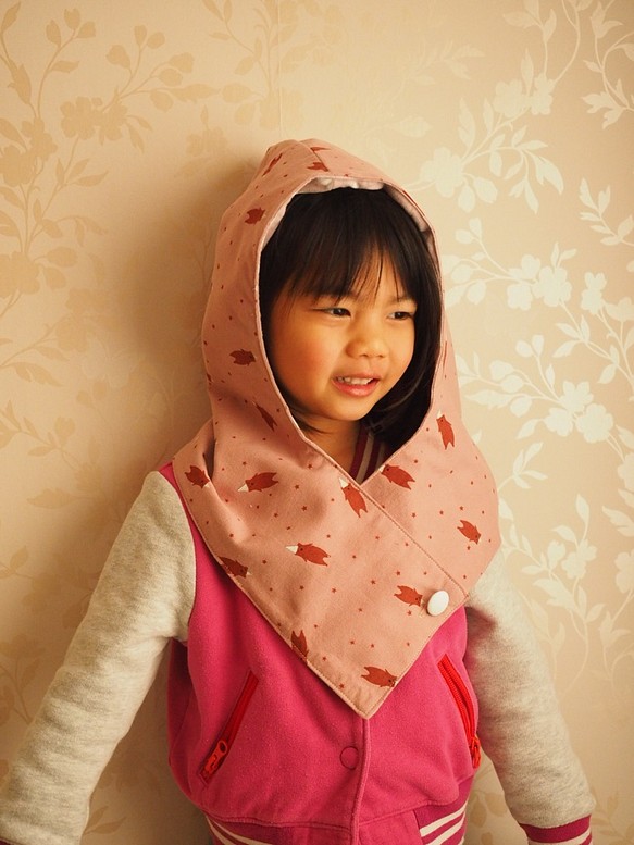 手作粉紅小熊圖案 保暖圍巾連帽子 可做嬰兒小孩成人尺寸 第1張的照片