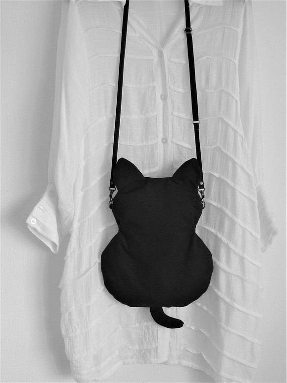 雨傘・日傘/ペットボトル・水筒が入る帆布の♦猫形サコッシュ（黒） 1枚目の画像