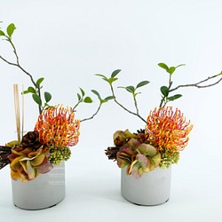 人造花飾-灰圓盆橘針墊松果香氛小品 第1張的照片
