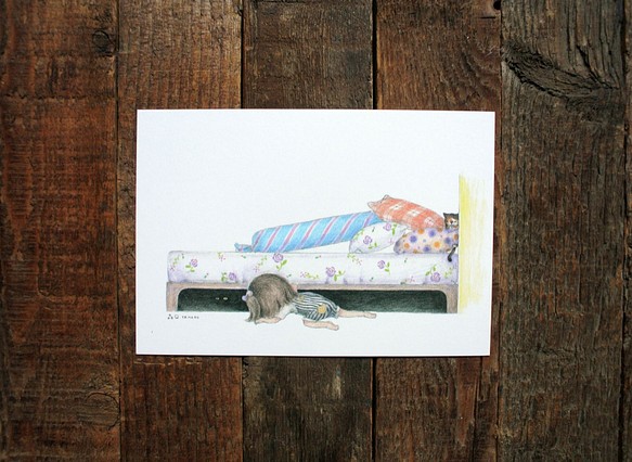 貓咪插畫明信片A-9〔躲床底下的貓〕 第1張的照片