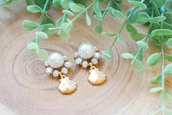 Minimily - 珍珠貝貝．水晶珍珠耳環 - 白珍珠 (耳針) 第1張的照片