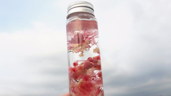與實花||水色煙花 浮游花 乾燥花 不凋花 花罐 花瓶 擺設 手作 婚禮小物 第1張的照片