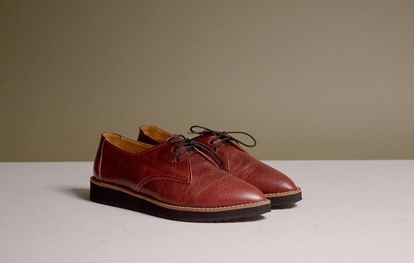 ダービー重い底の靴|赤 - 革 1枚目の画像