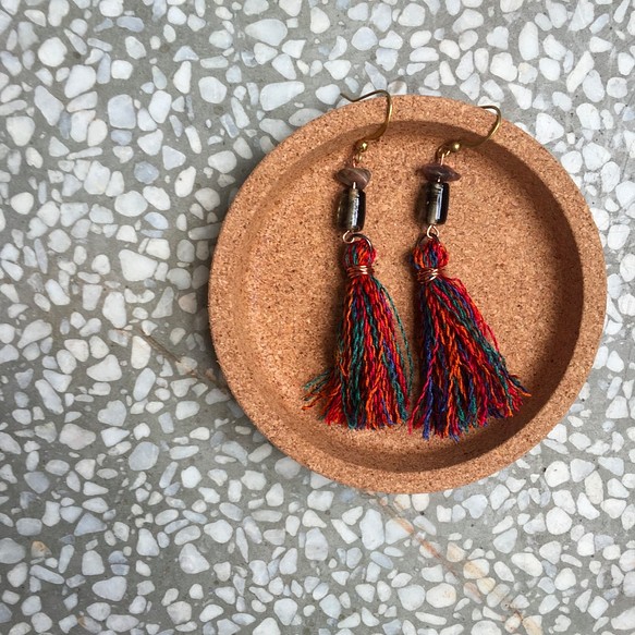 Handmade tassel earrings  |  Bohemia  |  Red 1枚目の画像