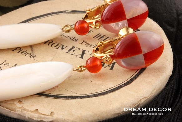 ichimatsu RED耳環〜白色蝴蝶殼和紅色瑪瑙耳環 第1張的照片