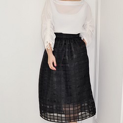 Flat 135 X 台灣設計師 透膚黑色方格紋路雪紡紗布料 法式長裙 第1張的照片