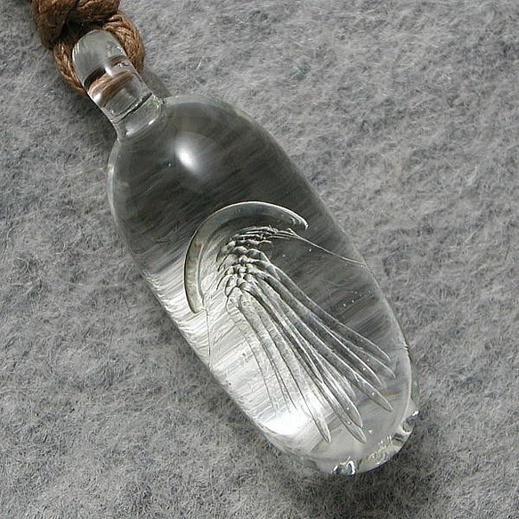 透明なクラゲ とんぼ玉 ガラス ネックレス No1960 1枚目の画像