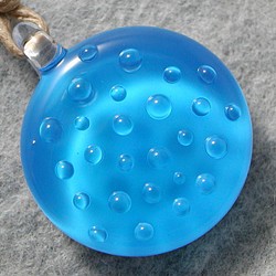 平玉・青いプールと窓についた水滴と とんぼ玉 ガラス ネックレス No2022 1枚目の画像