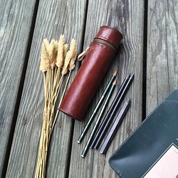 植鞣牛皮圓筒真皮筆袋－焦茶色 第1張的照片