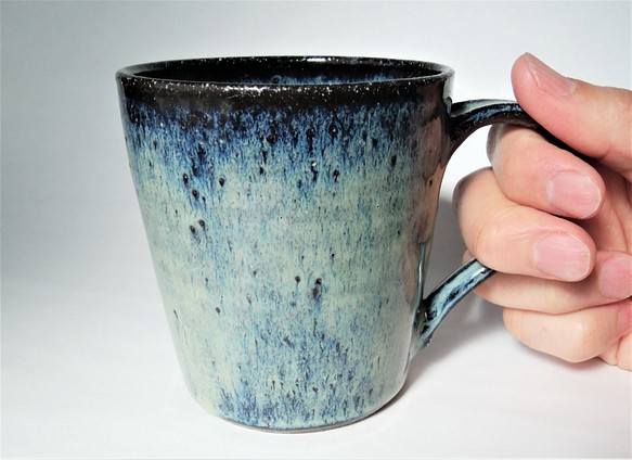 青色が綺麗なマグカップ 1枚目の画像