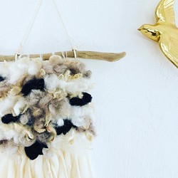 再販クリクリ羊毛と手紡ぎメリノのhanging ブラック 1枚目の画像