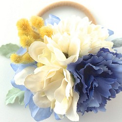 春の花束の髪飾り ブルー×アイボリー 1枚目の画像