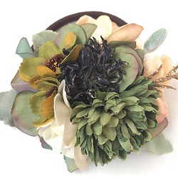 野原の花束の髪飾り　ナチュラルグリーン 1枚目の画像