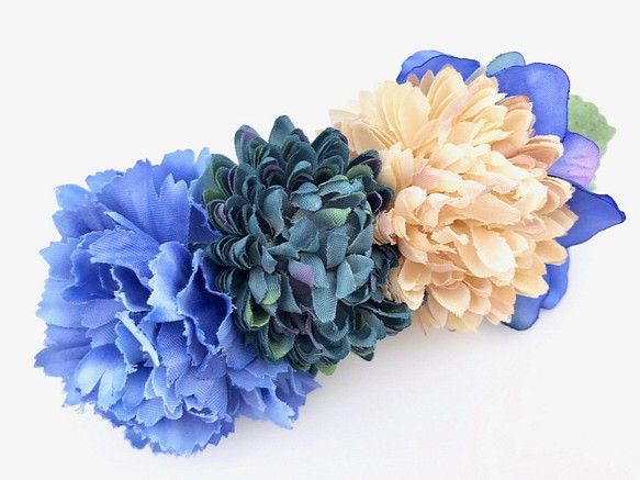 SALE! ３色花集めのヘアクリップ　ブルー 1枚目の画像