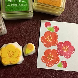 ボケ 木瓜 の花と蕾の消しゴムはんこ 押し方見本ミニカードセット 持ち手つき はんこ スタンプ かめたん 発送は9 14 通販 Creema クリーマ ハンドメイド 手作り クラフト作品の販売サイト