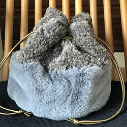 大人のファー巾着✖︎ブルーグレー 1枚目の画像
