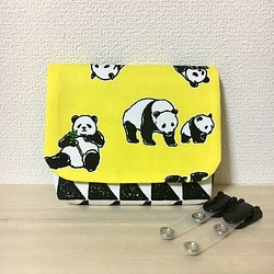 パンダとモノクロのポップな移動ポケット クリップ付き 1枚目の画像