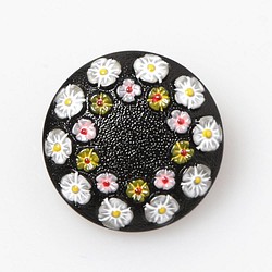 小花散る黒いガラスボタン 2.3cm 1個 1枚目の画像