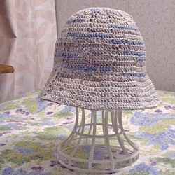 綿春夏秋帽子 模様編み 段染め糸と生成り糸-1 1枚目の画像