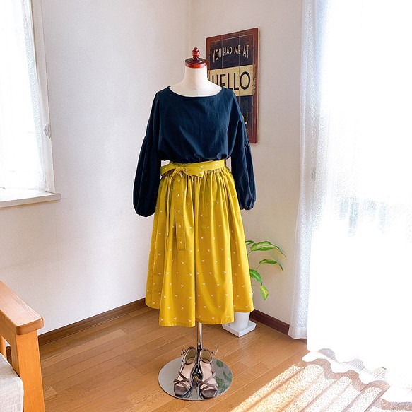 コットン　鳥柄ギャザースカート　共布リボンベルト付き　北欧　ミモレ丈　フリーサイズ 1枚目の画像