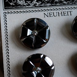 ドイツアンティークボタン　DBUT221 1枚目の画像