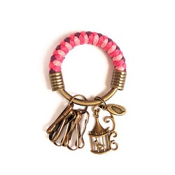 【UNA-優娜手作】 鑰匙圈(小)5.3CM 桃紅+粉紅＋紫＋復古鳥籠 手工 編織 腊繩 鐵環 客製化 第1張的照片