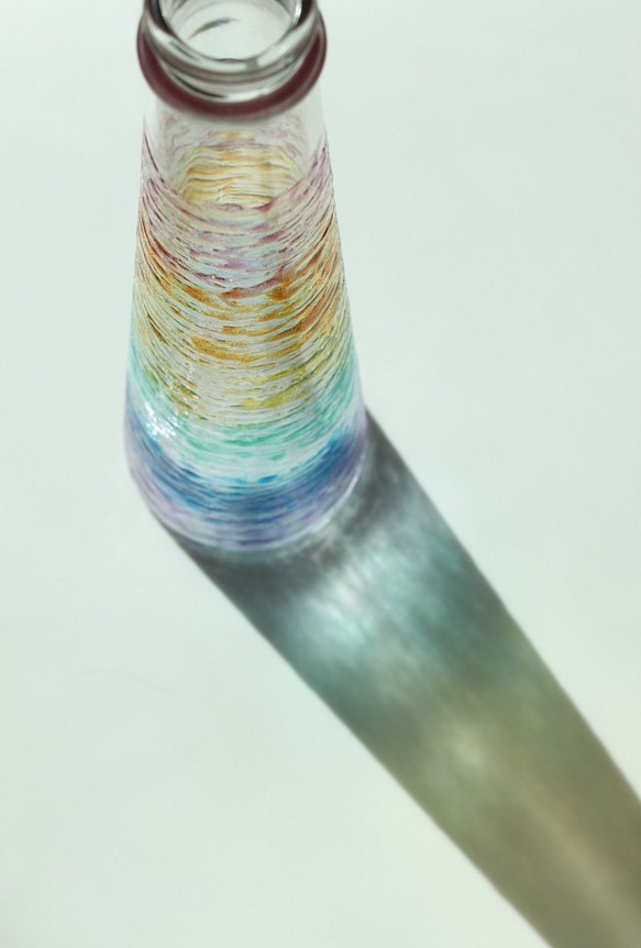 瓶中彩虹│手工製作七色彩虹彩繪玻璃花瓶 第1張的照片