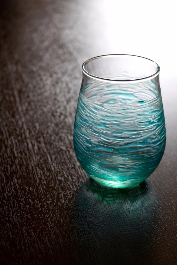 掌心海洋│禪風療癒系水藍色藝術玻璃杯 第1張的照片
