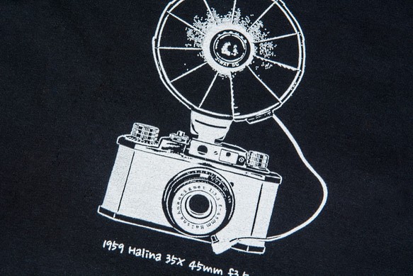 短袖T恤：古董相機 Halina 35X （黑色/灰色T可選） 第1張的照片