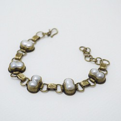真鍮。真珠。ヴィンテージシリーズ-バロックパール。加硫手作り真鍮ブレスレット。 1枚目の画像