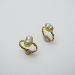 簡單小石系列-巴洛克珍珠‧黃銅戒指 第1張的照片