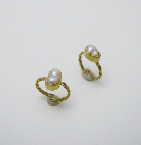 簡單小石系列-巴洛克珍珠‧黃銅戒指 第1張的照片