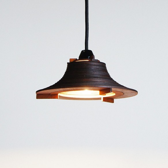 「スモールハット」（チョコレートブラウン）木製ペンダントライト 照明　インテリア 1枚目の画像