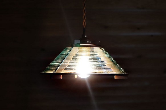 「エッジ」アクリル×木製ペンダントライト 1枚目の画像