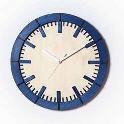 「モダン」 (ネイビーブルー）木製掛け時計 1枚目の画像